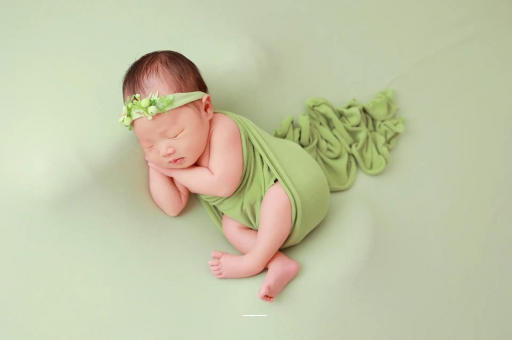 四川宝宝边吃边拉正常吗